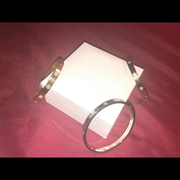 Bracelets - Picture 2 of 3